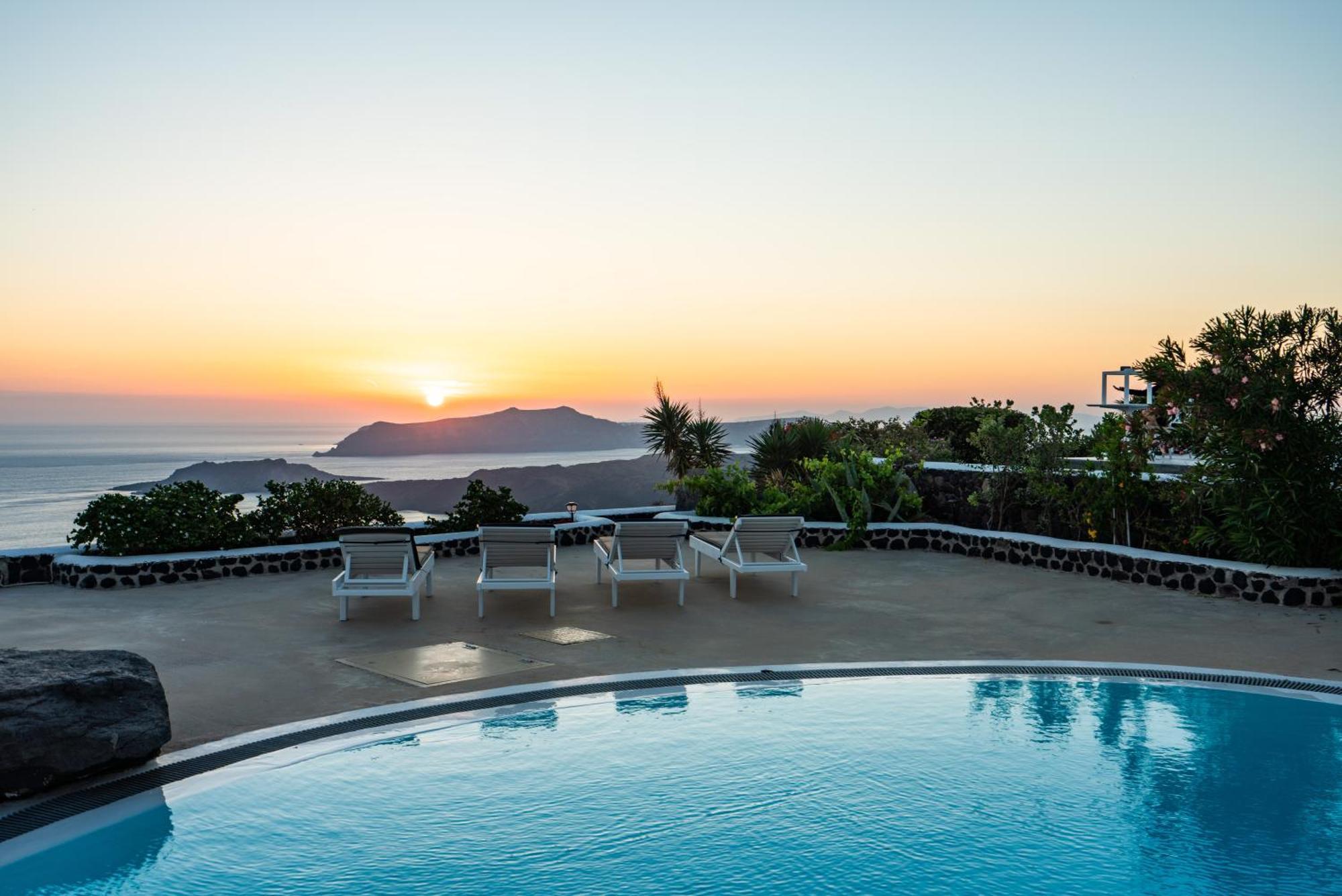 Oinos - Sunset Views * Ormos Athinios